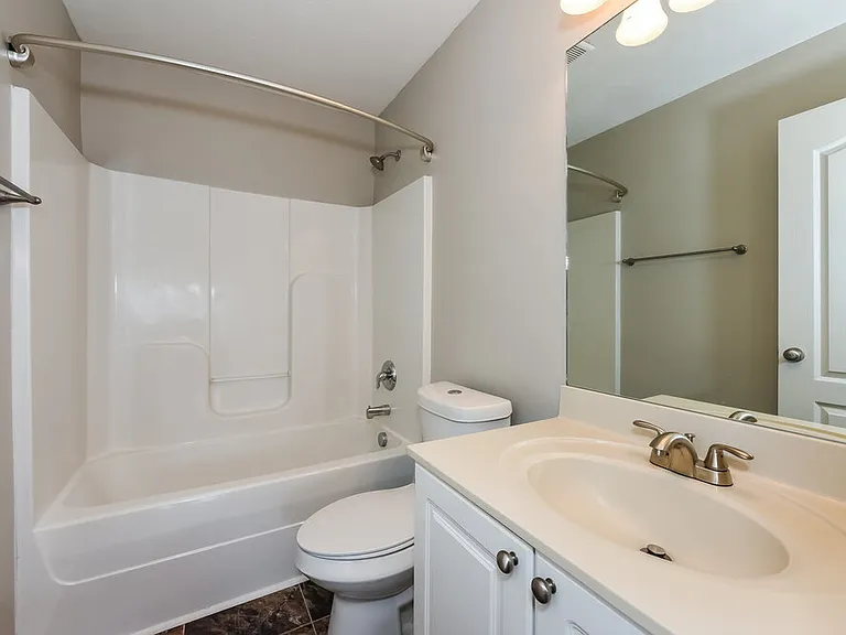 817 Sandworth Cv — Photo 16