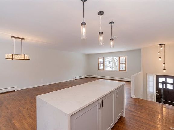 4th image of 82 Kent Lake Ave