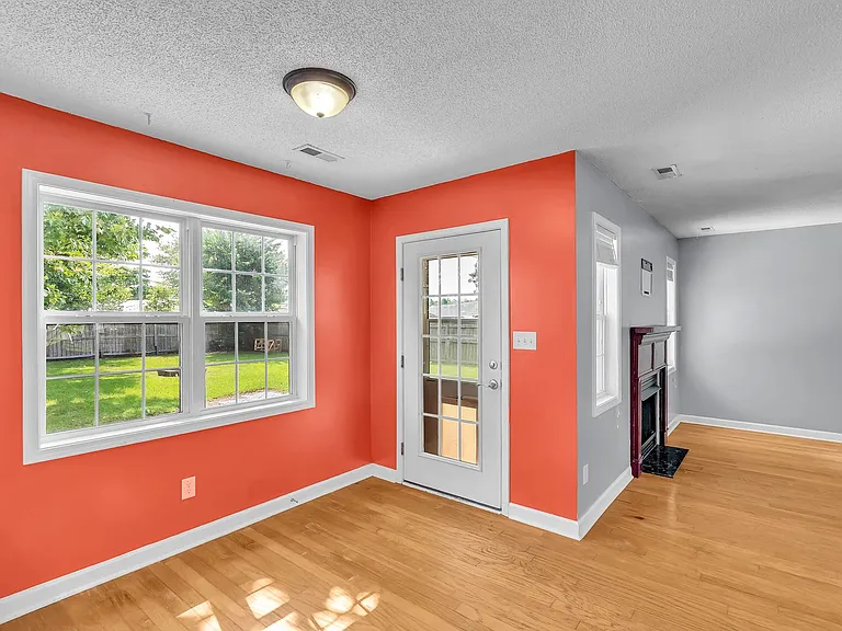 403 Arabian Ln — Photo 20