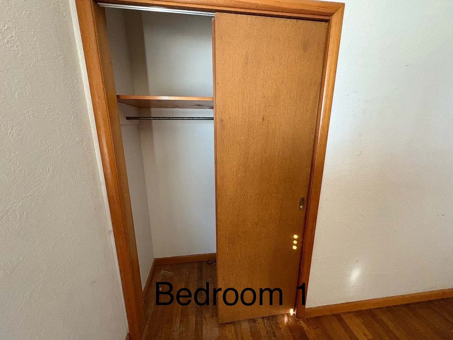 3 bed, 1025 sqft, $1,350 — Photo 2