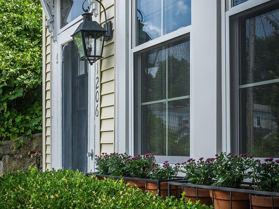 1206 Hull St, Louisville, KY 40204 Zillow