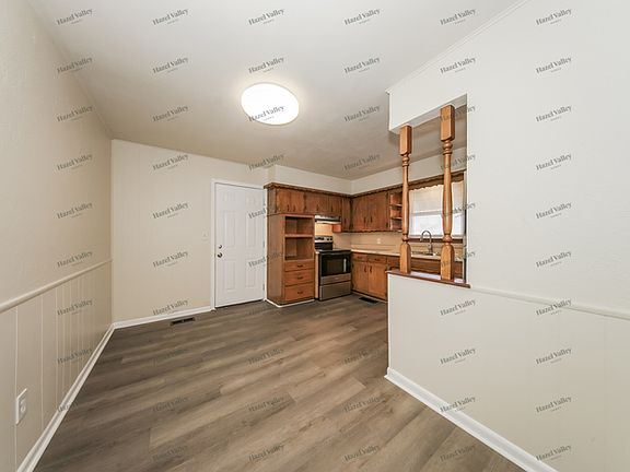 4th image of 1342 SW 51st St