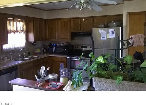 3rd image of 6060 Sunset Dr