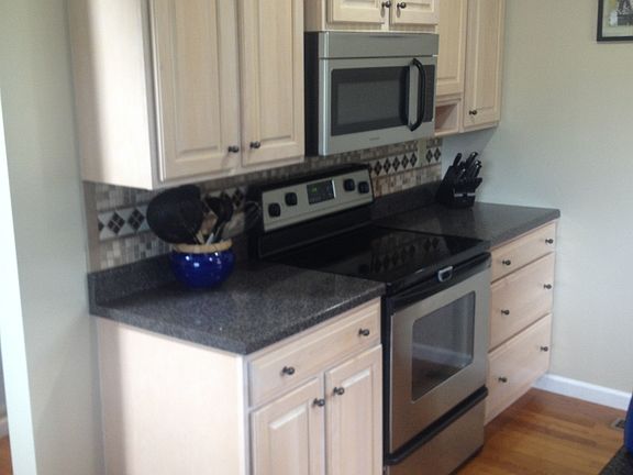 2nd image of 608 Bolling St