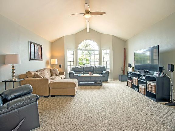 3rd image of 120 Shelter Cove Dr