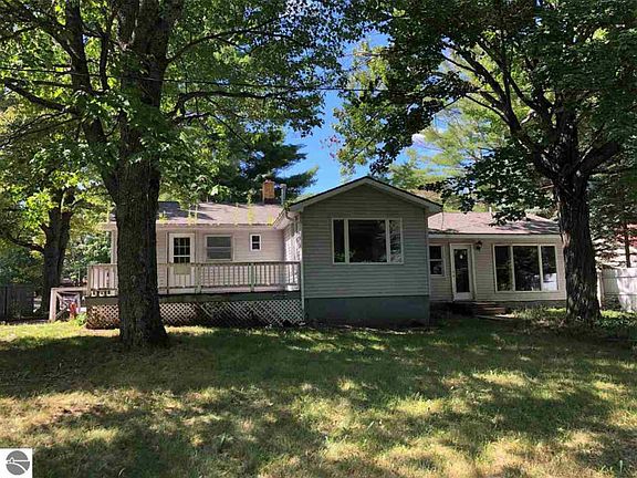 2nd image of 7371 County Road 612 NE