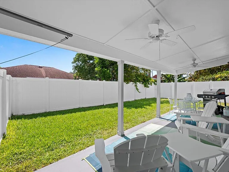 6075 Francis St — Photo 23