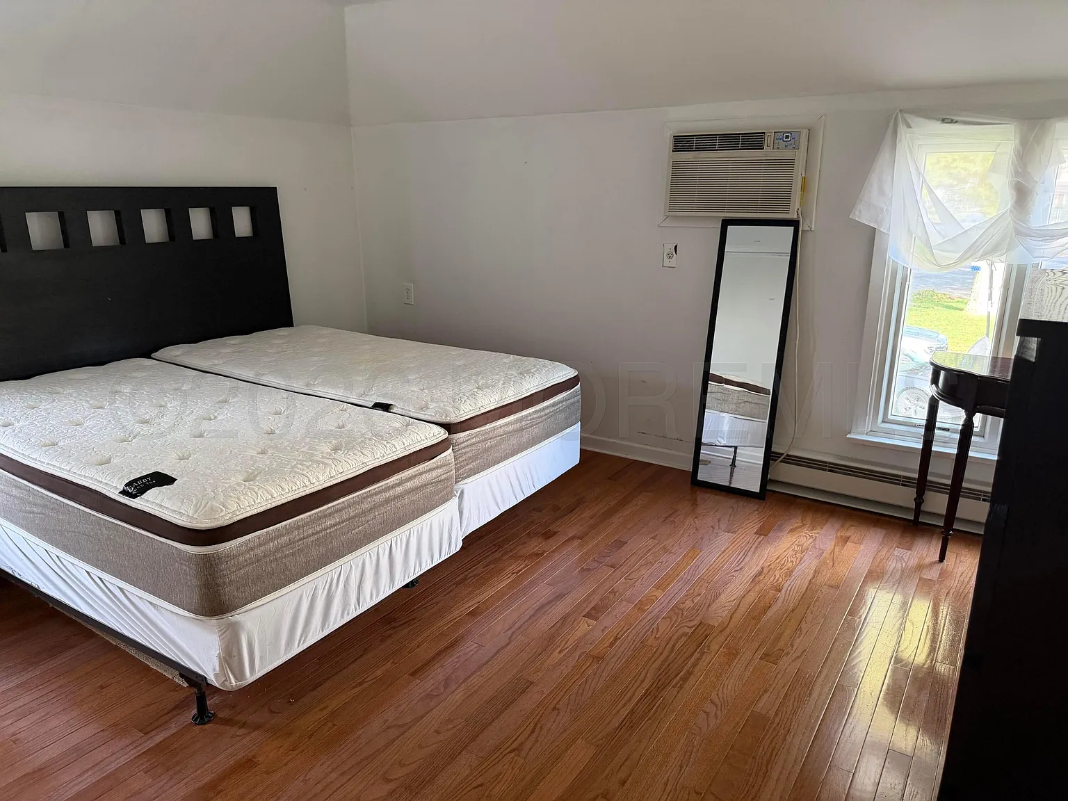 2 bed, 1.5 bath, 1264 sqft, $1,900 — Photo 3