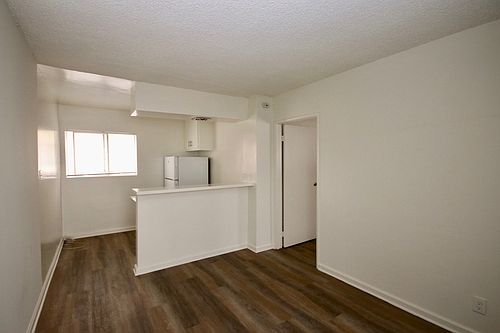 1st image of 132 N Allen Ave APT 3