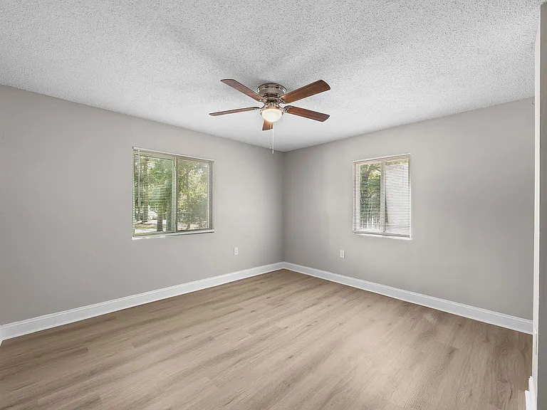 Pine Crest — Photo 36