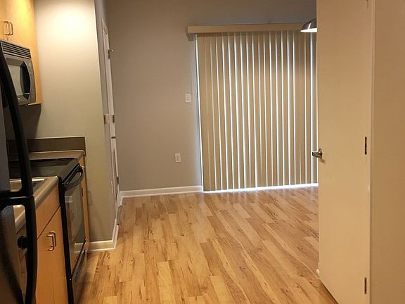 2nd image of 302 Stadium Dr APT 207