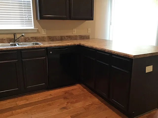 4 bed, 2.5 bath, 1950 sqft, $2,180 — Photo 3
