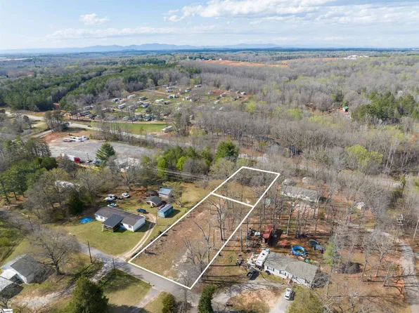 135 Fairhill Dr #226, Wellford, SC 29385