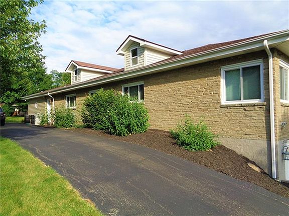 3rd image of 316 Fox Meadows Ct