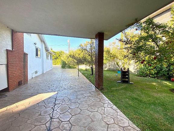 4th image of 12951 Chandler Blvd