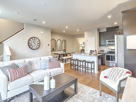 4th image of 102 Benelli Dr