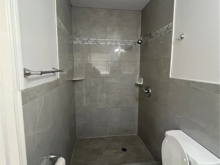 2031 Maravilla Cir — Photo 22