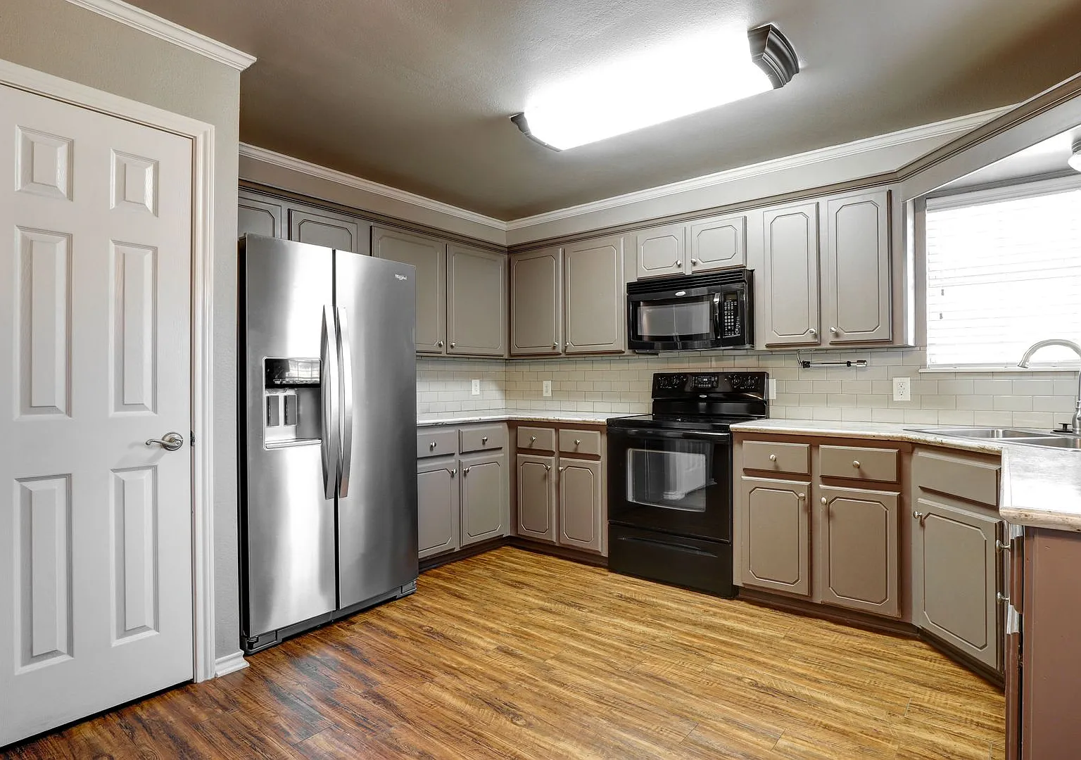 Coming Soon! 3 Bedroom 2 Bathroom House In Pgisd! — Photo 2