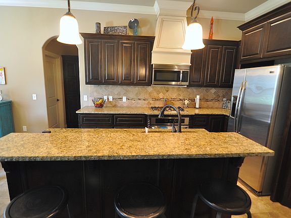 4th image of 605 Lindsey Ln