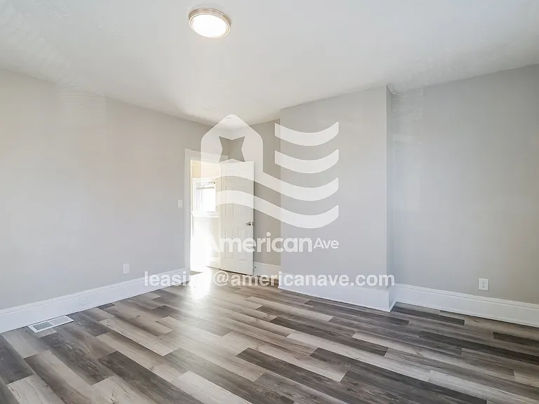188577_003_wm_-_living_room_13330383.jpg
