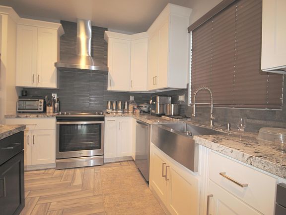 3rd image of 5772 Delamar Dr