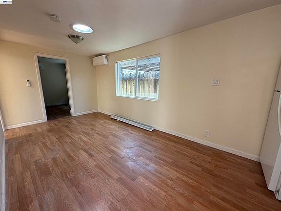 5th image of 372 6th Ave