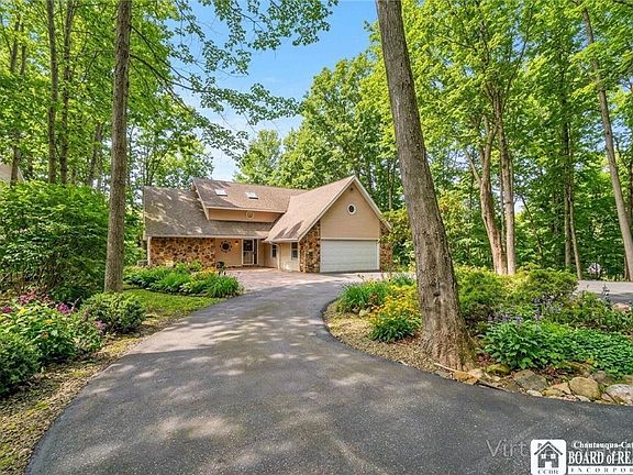 3rd image of 5464 Crestwood Rd