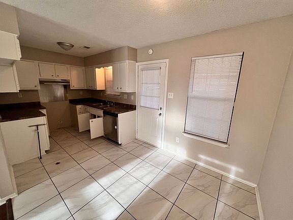 3rd image of 3484 Dawnridge Dr