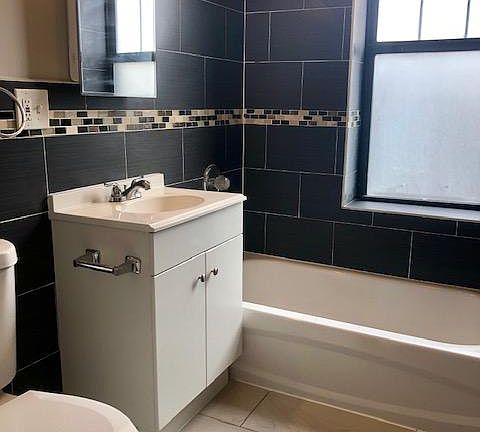 4th image of 241 S Arlington Ave APT 302