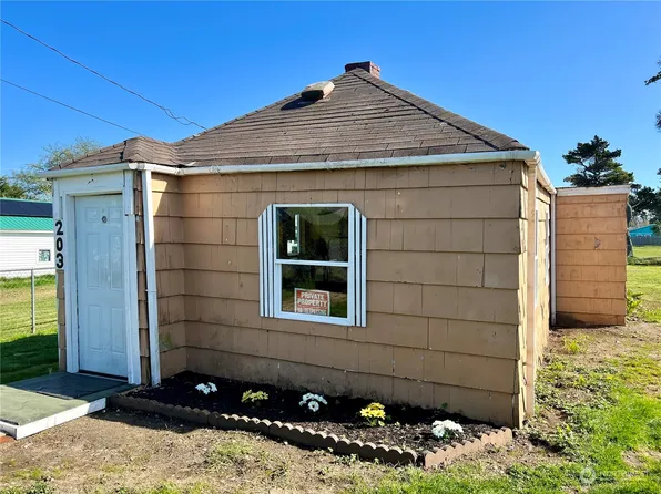 203 W Sprague Street, Westport, WA 98595