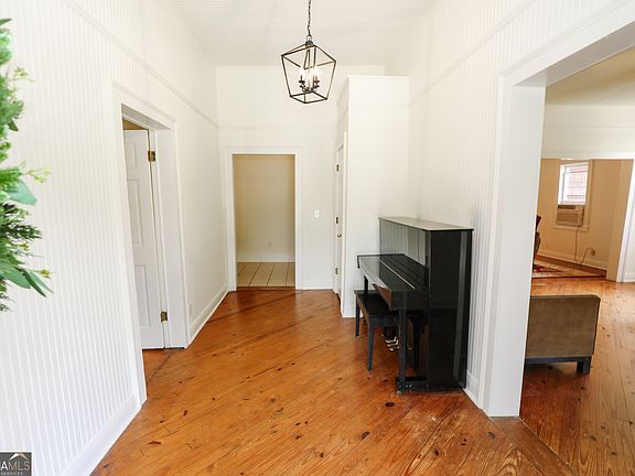 4th image of 363 Sanders Davis Rd