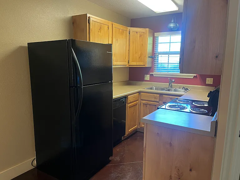 806 W Tahlequah St #B — Photo 11