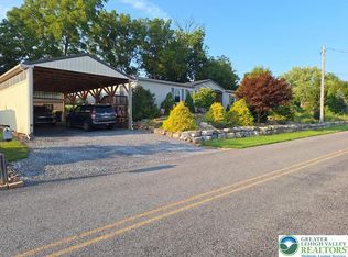 3877 E Grant St, Slatington, PA 18080