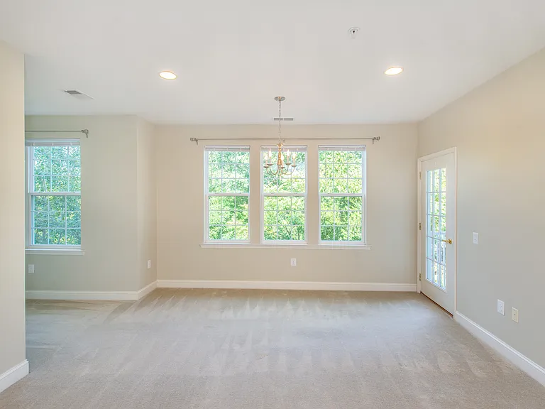 4211 Ramapo Ct — Photo 11