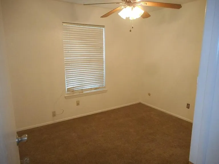 11316 Jack Cupit Ln — Photo 10