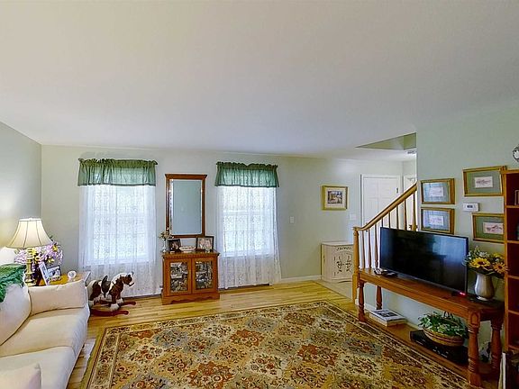 3rd image of 139 Honeywell Ln