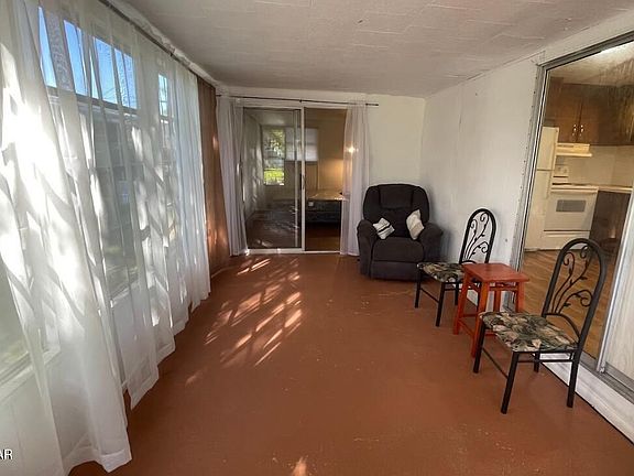 4th image of 5414 Taylor Ave