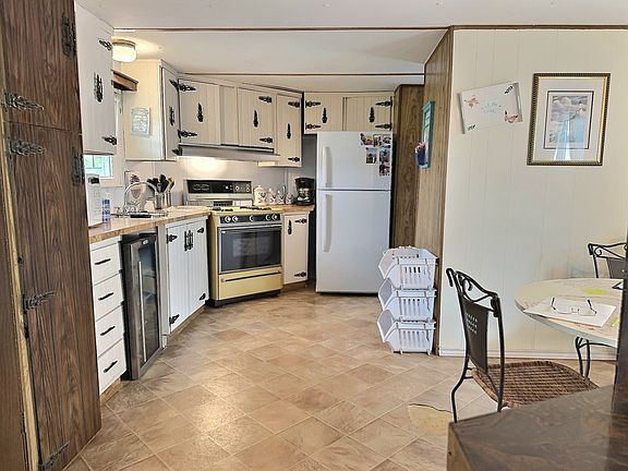 3rd image of 2974 Daughtrey Rd