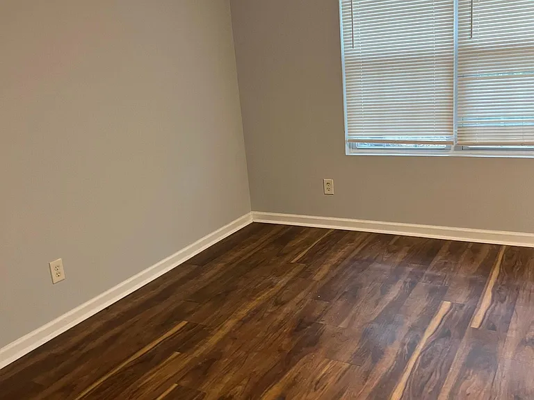 5615 Strathmoor Manor Cir — Photo 10