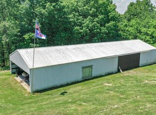 1828 Straube Ln, Brighton, IL 62012