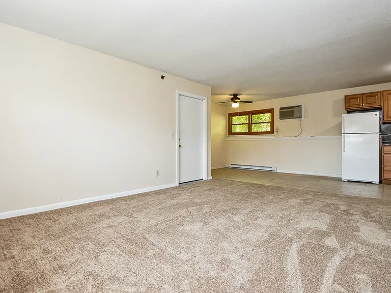 Hillside Apartments — Photo 2