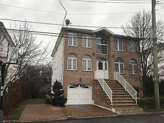 4th image of 66 Bayview Ln