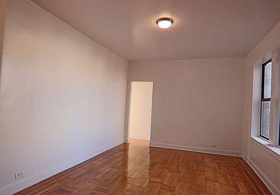 4th image of 19 Cumming St APT 5H