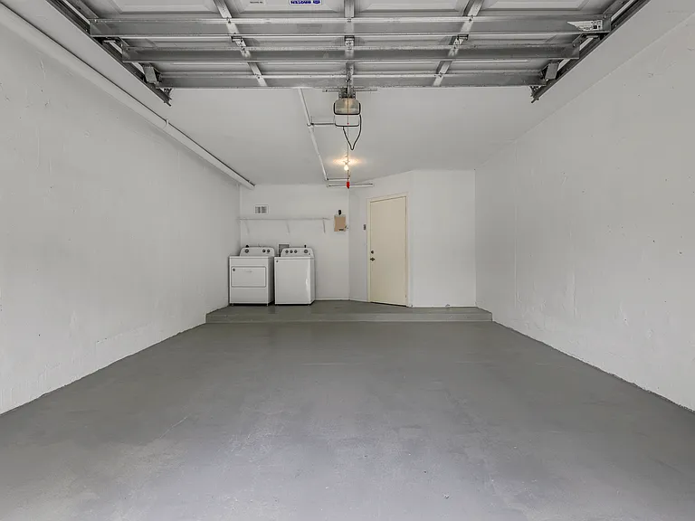 The Allara Apartments — Photo 41