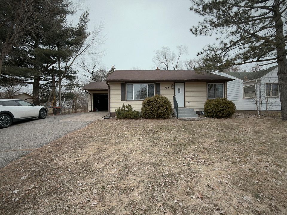 1st image of 687 Roselawn Ave E