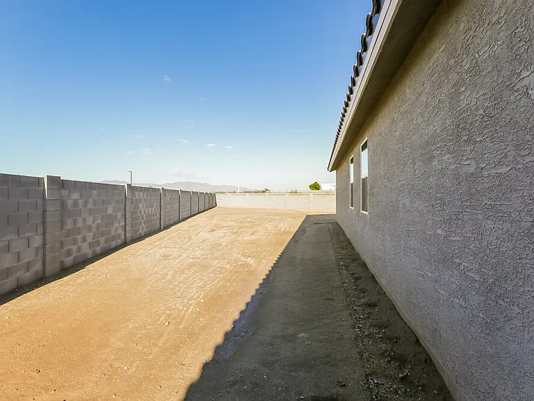 17484 W Sunnyslope Ln — Photo 19