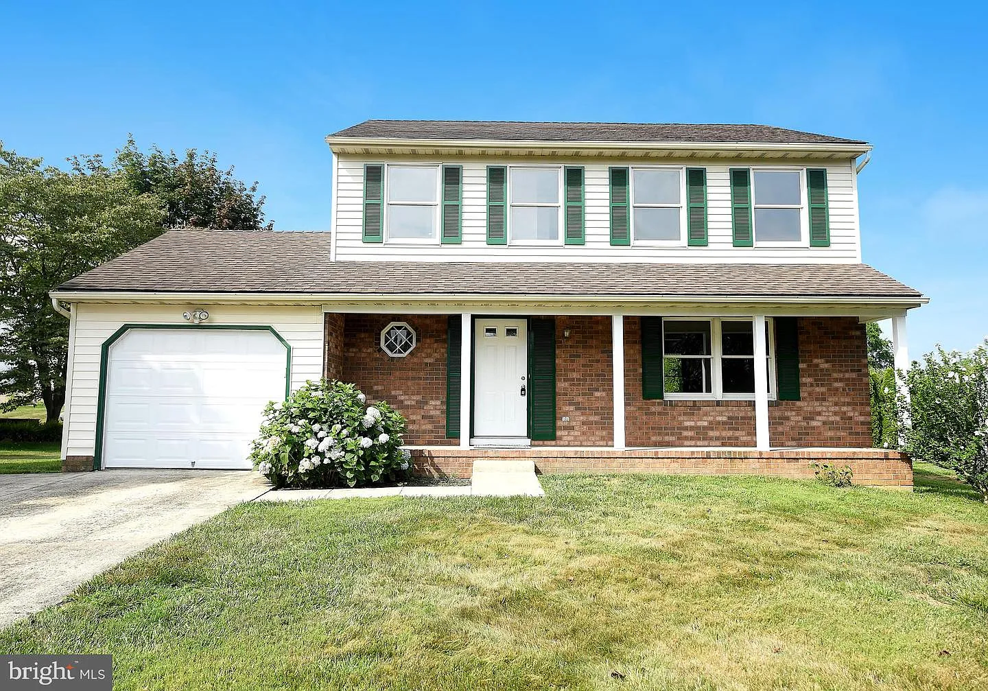 1570 Bentley Cir photo 1