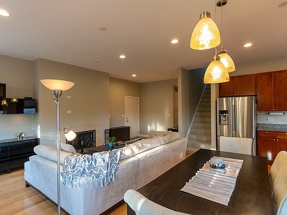 5th image of 4004 N Saint Louis Ave Unit 3N