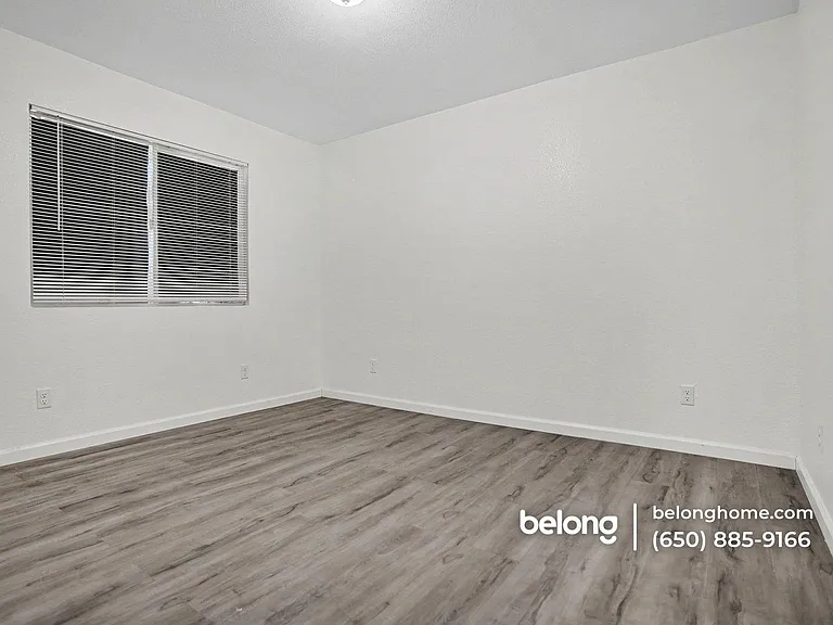 26792 Clarkford St — Photo 9
