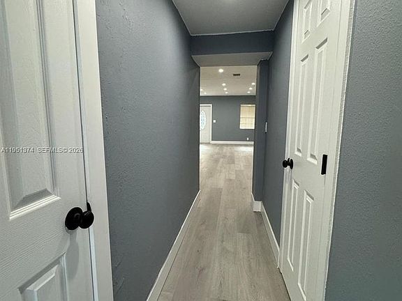 4th image of 635 N 28th Ave #0
